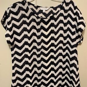 3/$32 Charming Charlie Sz Small black/white chevron shell/blouse. VEUC.